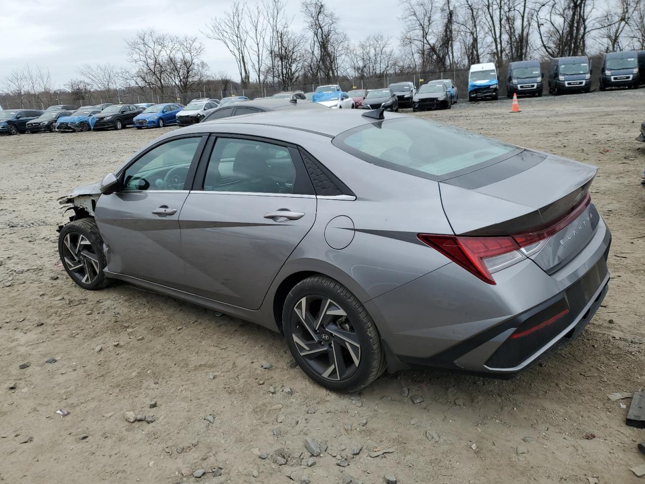 HYUNDAI ELANTRA 2024 — 3
