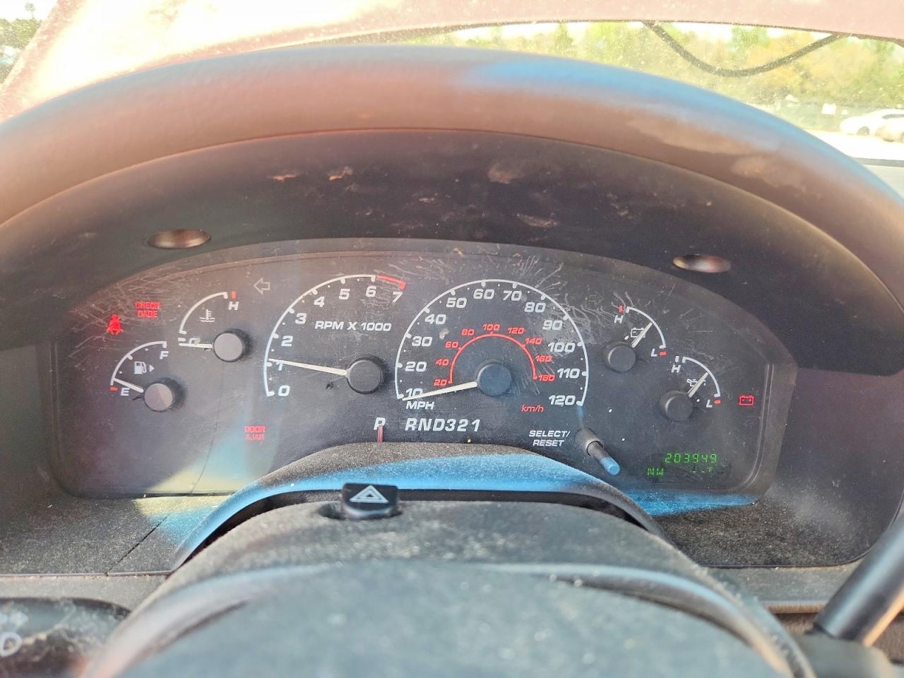 FORD EXPLORER 2002 — 10