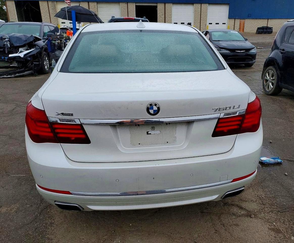 BMW 750 2013 — 7