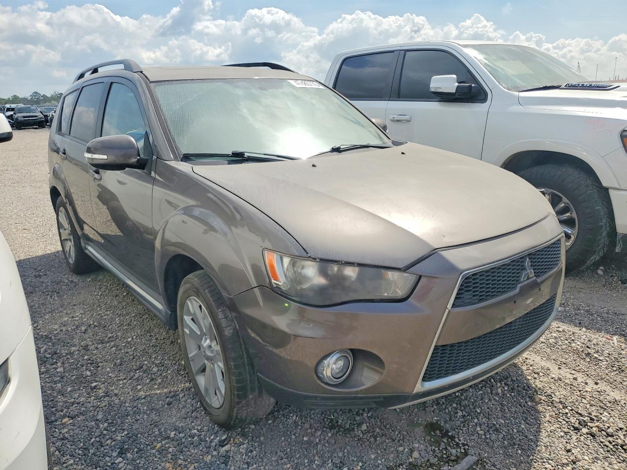 MITSUBISHI OUTLANDER 2012 — 5