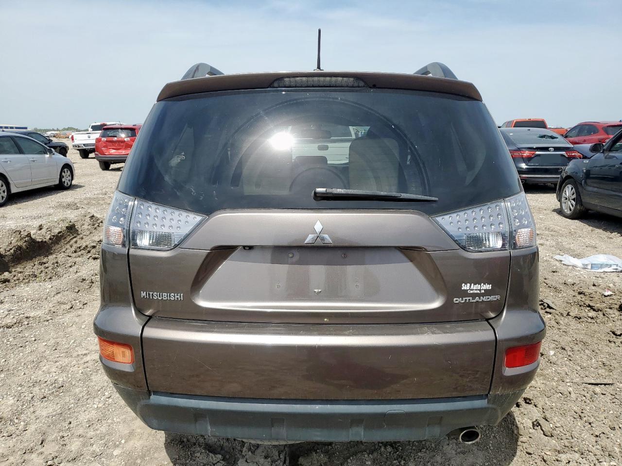 MITSUBISHI OUTLANDER 2012 — 7