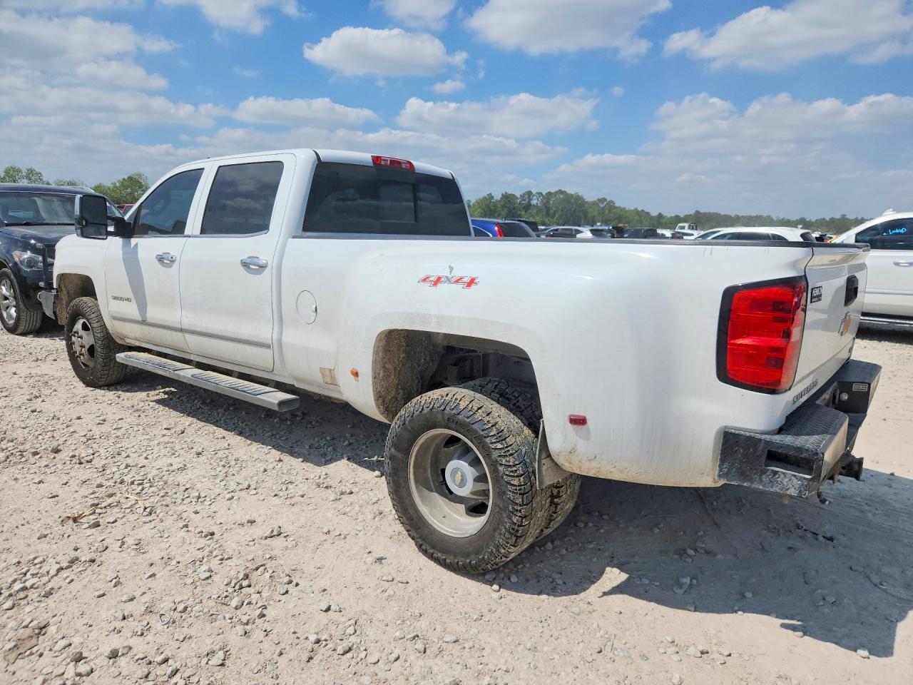 CHEVROLET SILVERADO 2015 — 3