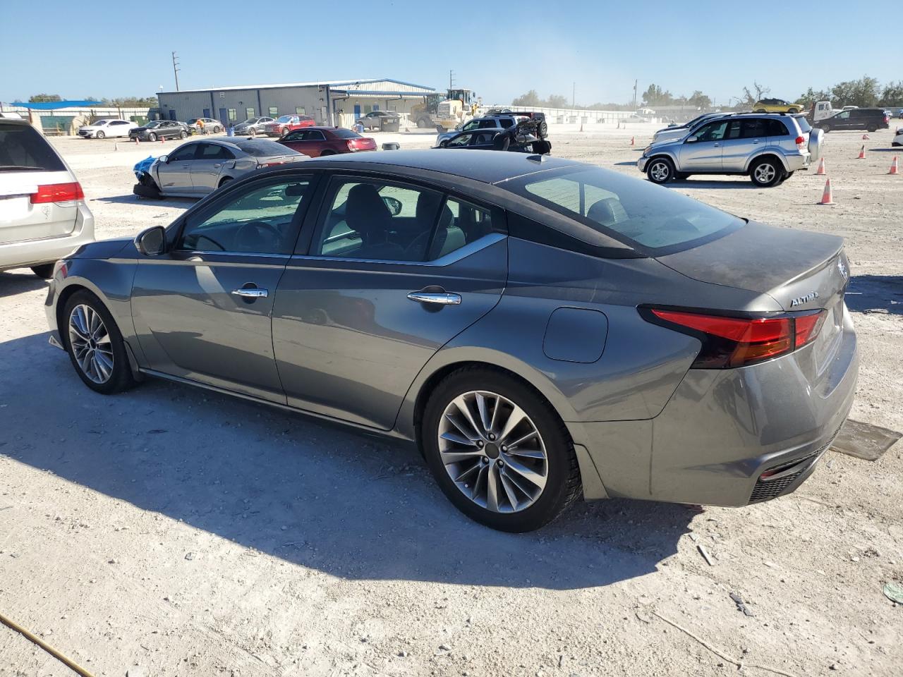 NISSAN ALTIMA 2019 — 3