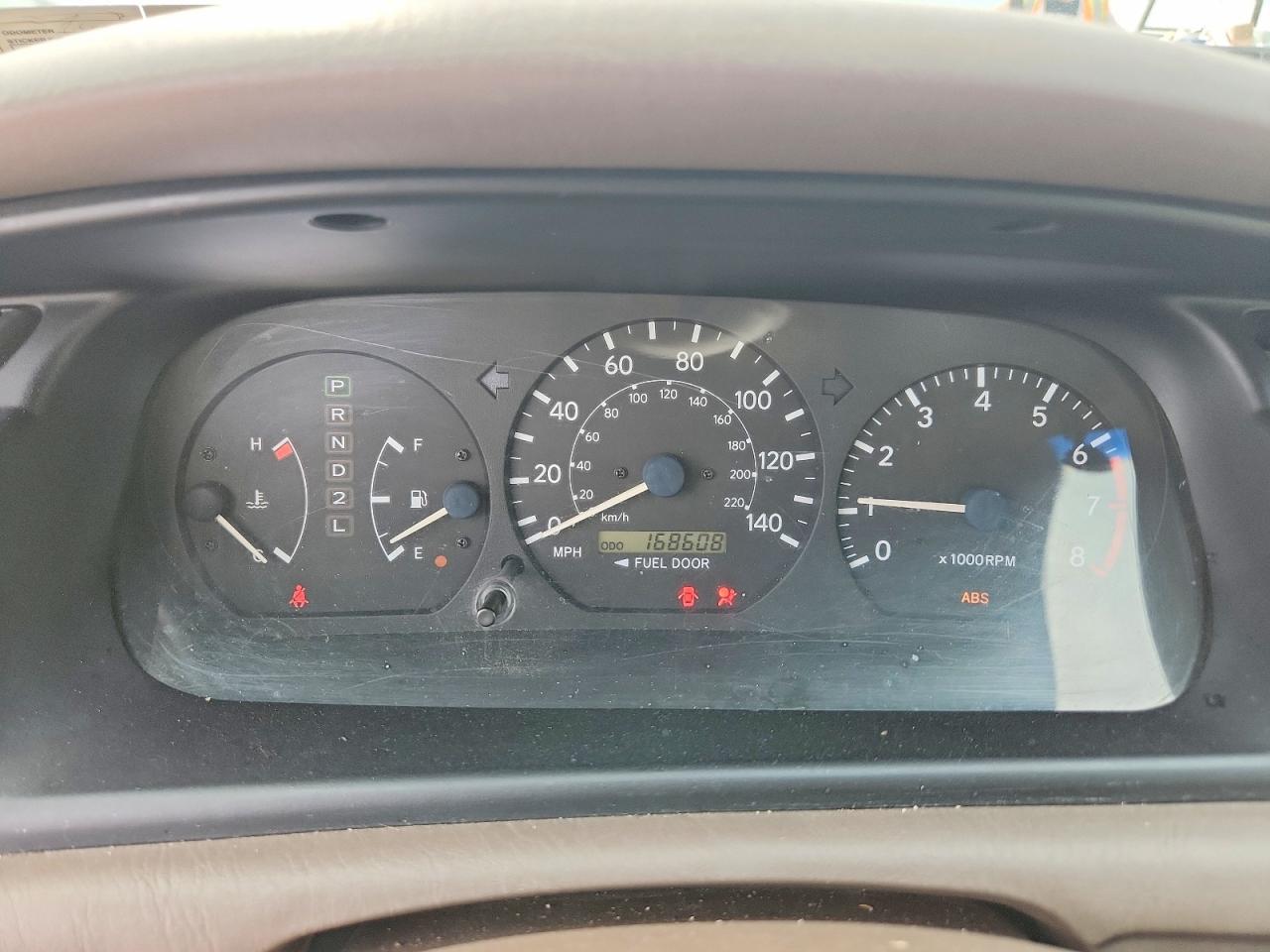 TOYOTA CAMRY 2000 — 10