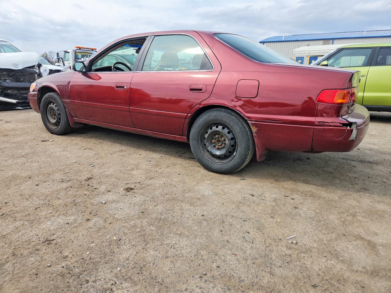 TOYOTA CAMRY 2000 — 3