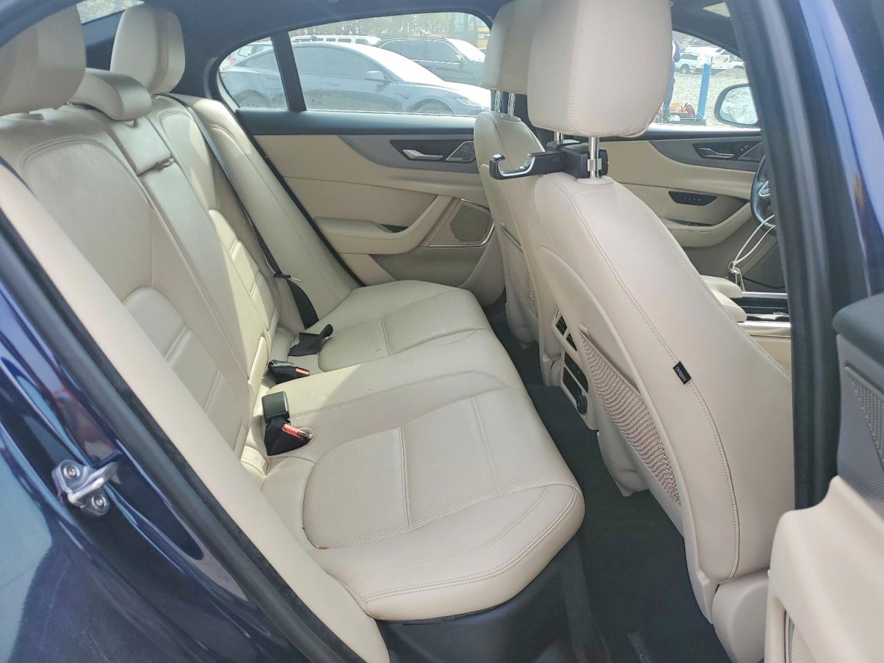 JAGUAR XE 2020 — 11
