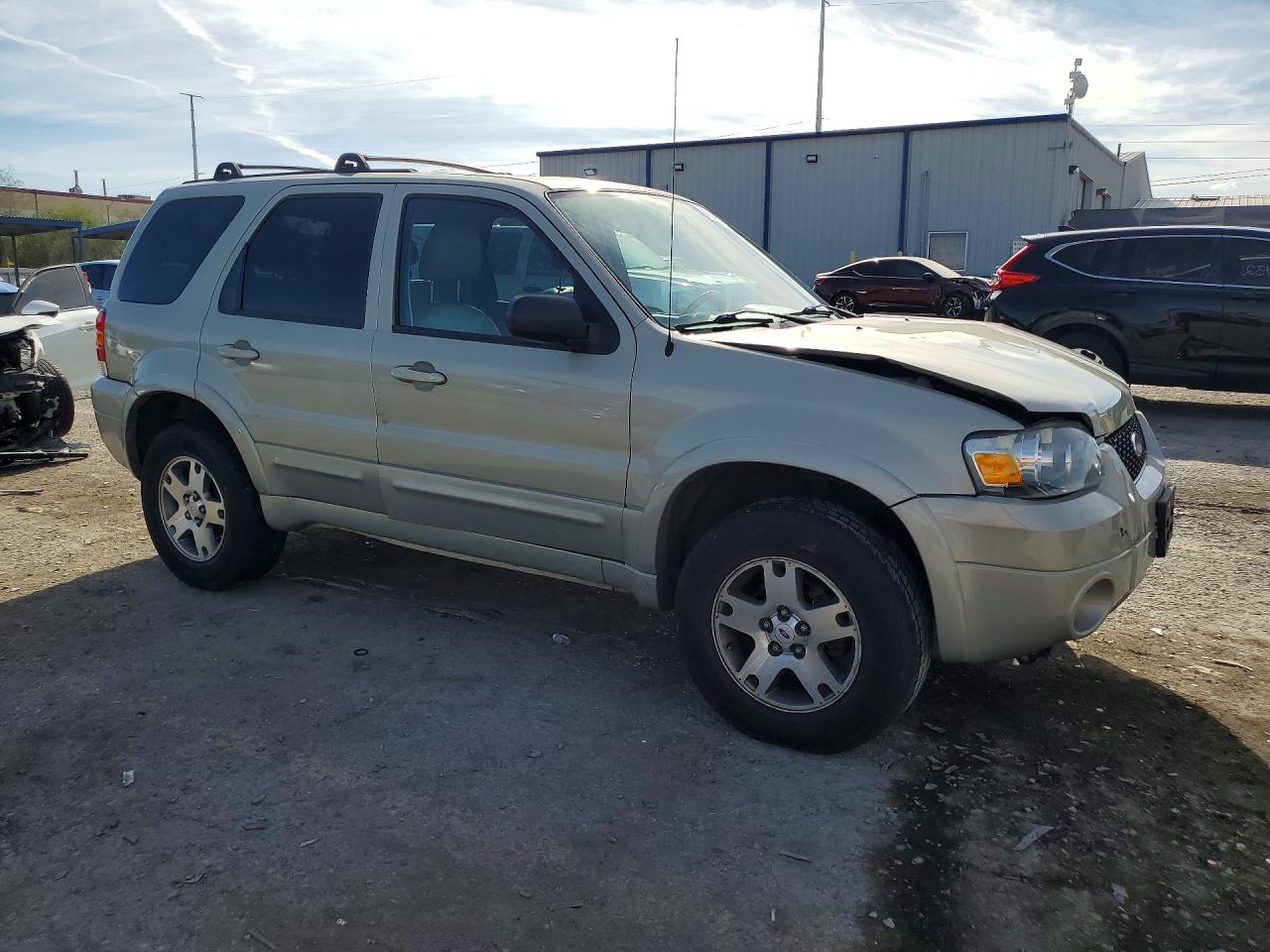 FORD ESCAPE 2005 — 5