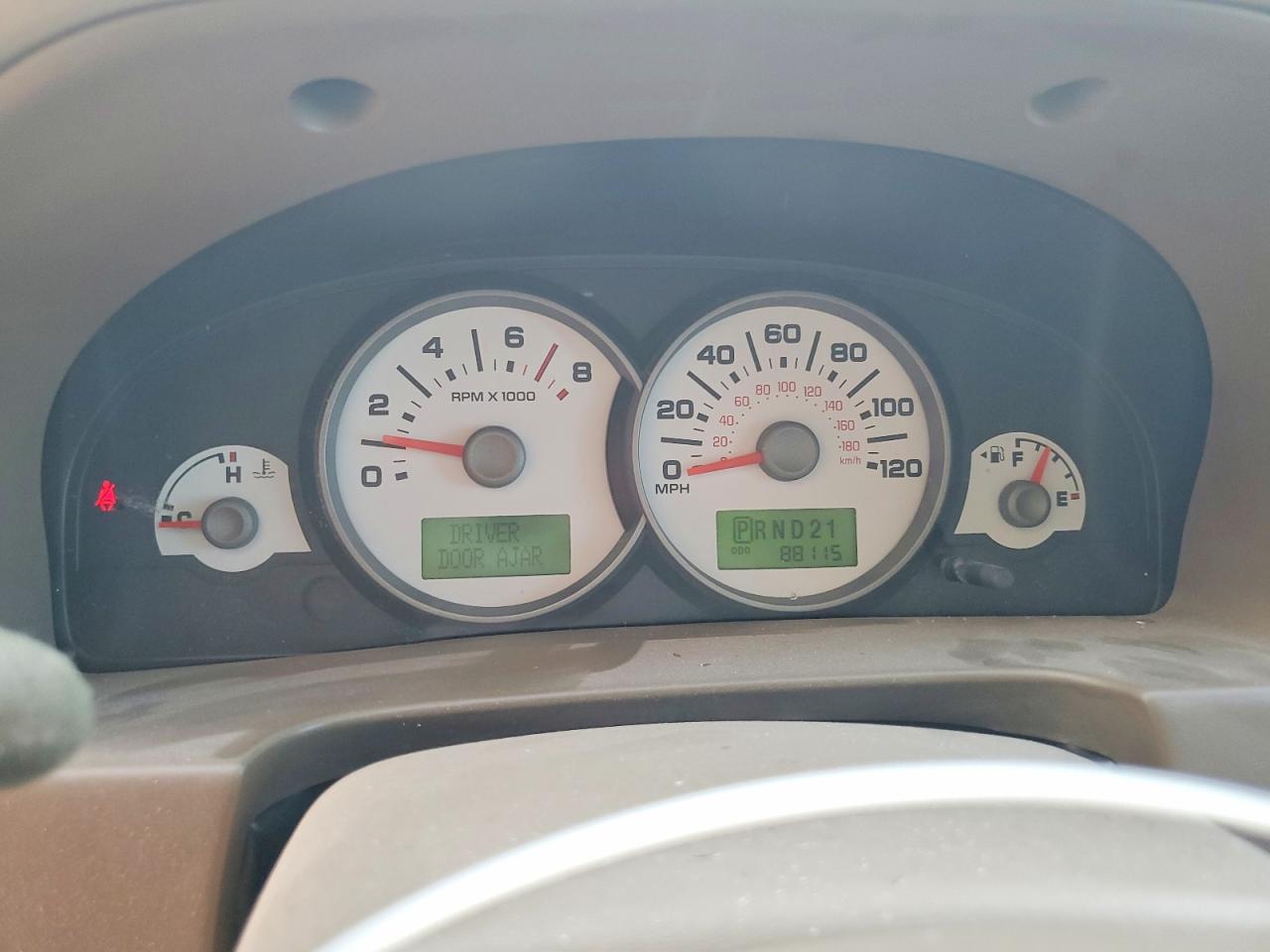 FORD ESCAPE 2005 — 10