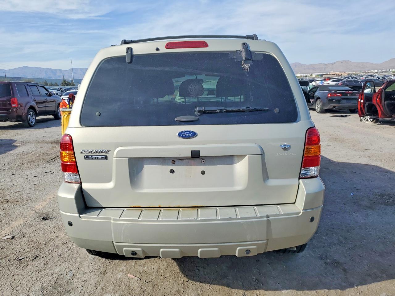 FORD ESCAPE 2005 — 7