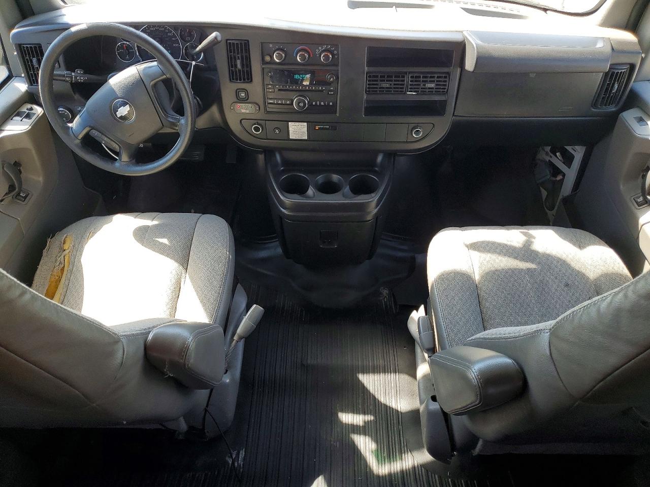CHEVROLET EXPRESS G1500 2009 — 9