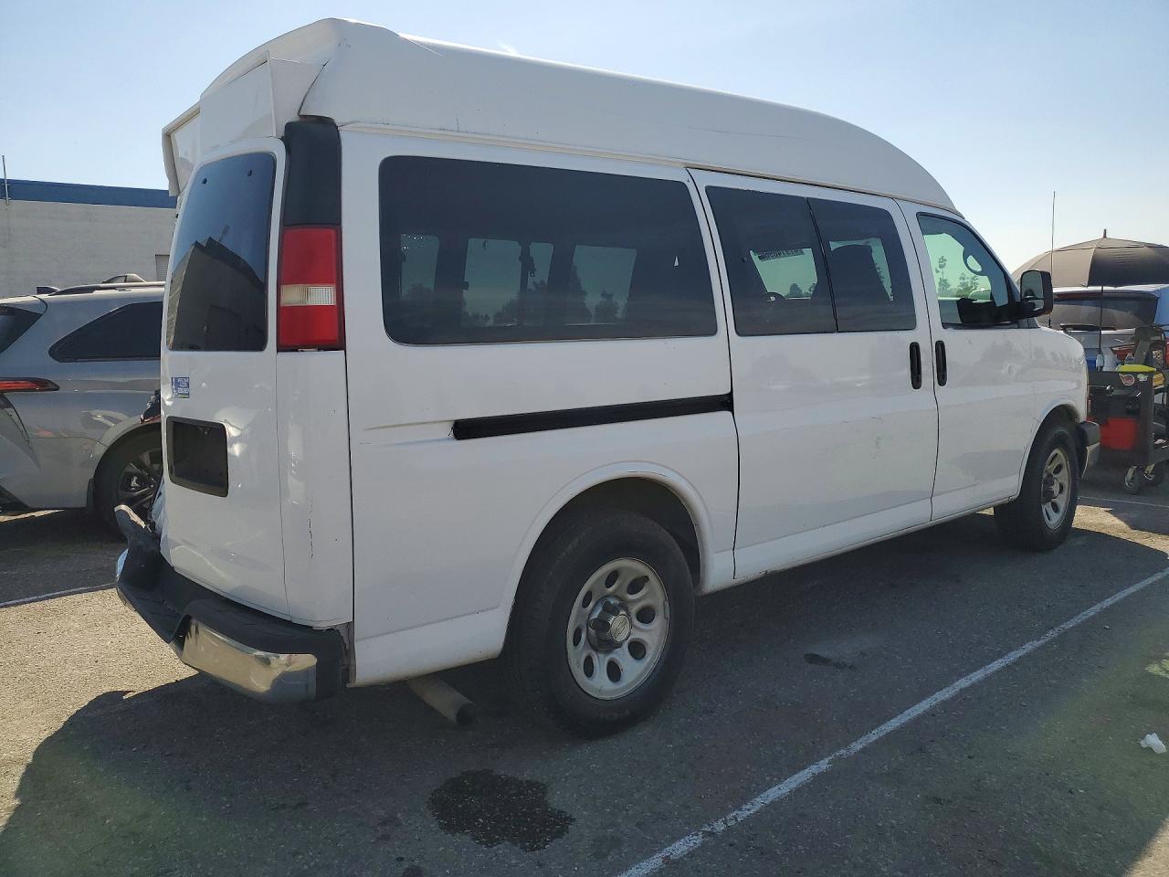 CHEVROLET EXPRESS G1500 2009 — 4
