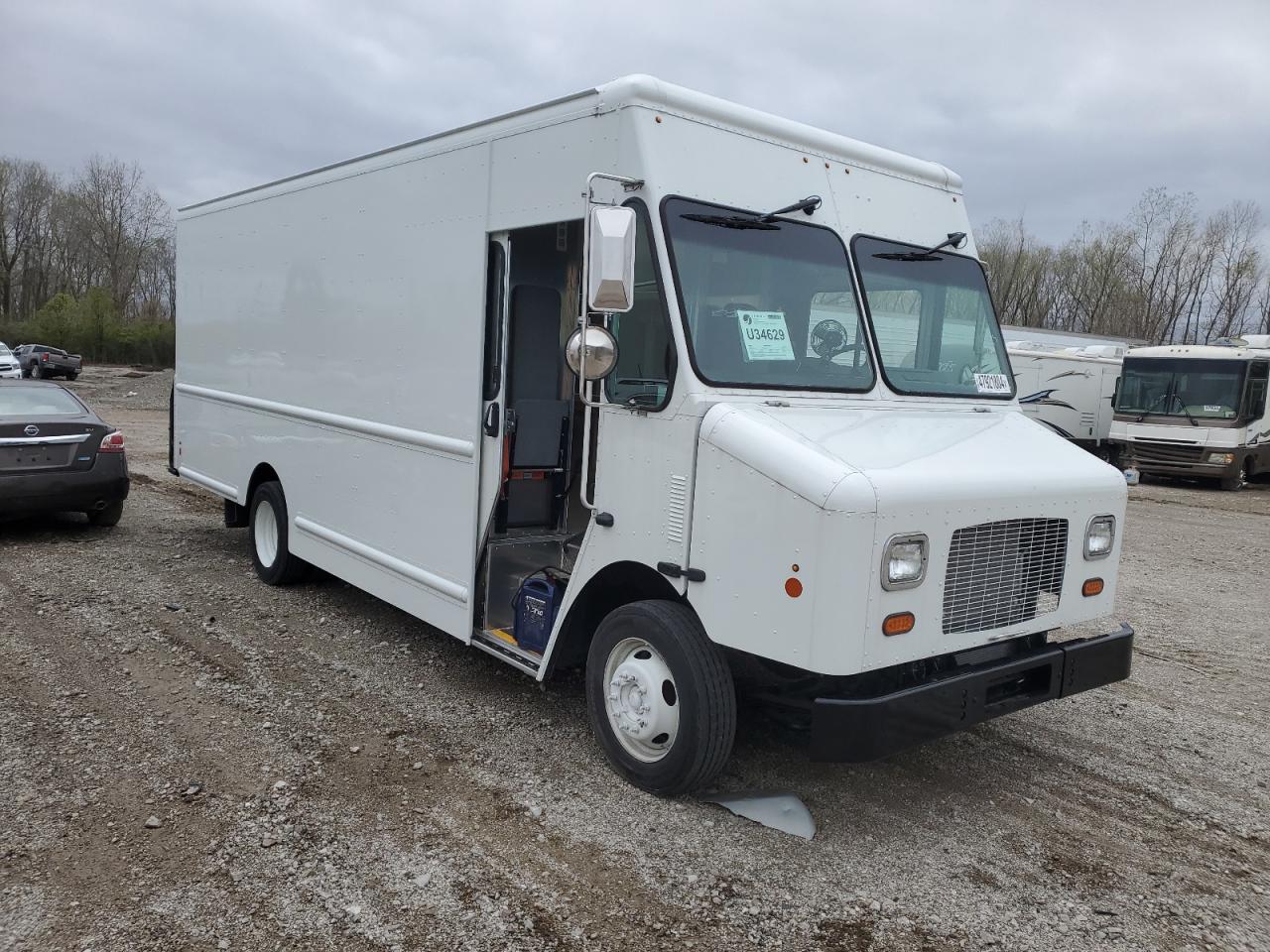 2021 FORD F59