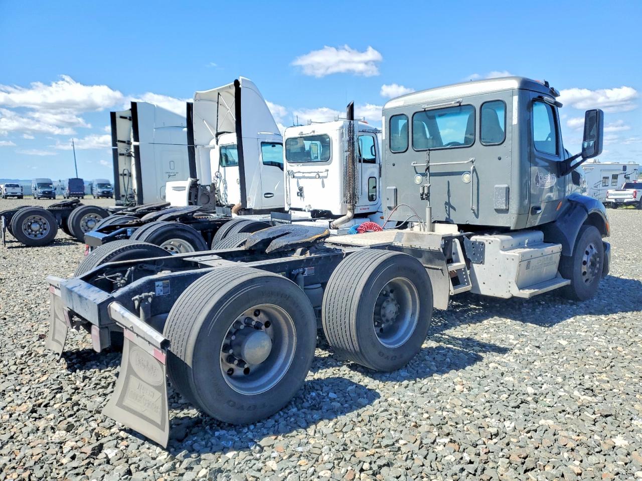 2016 PETERBILT 579