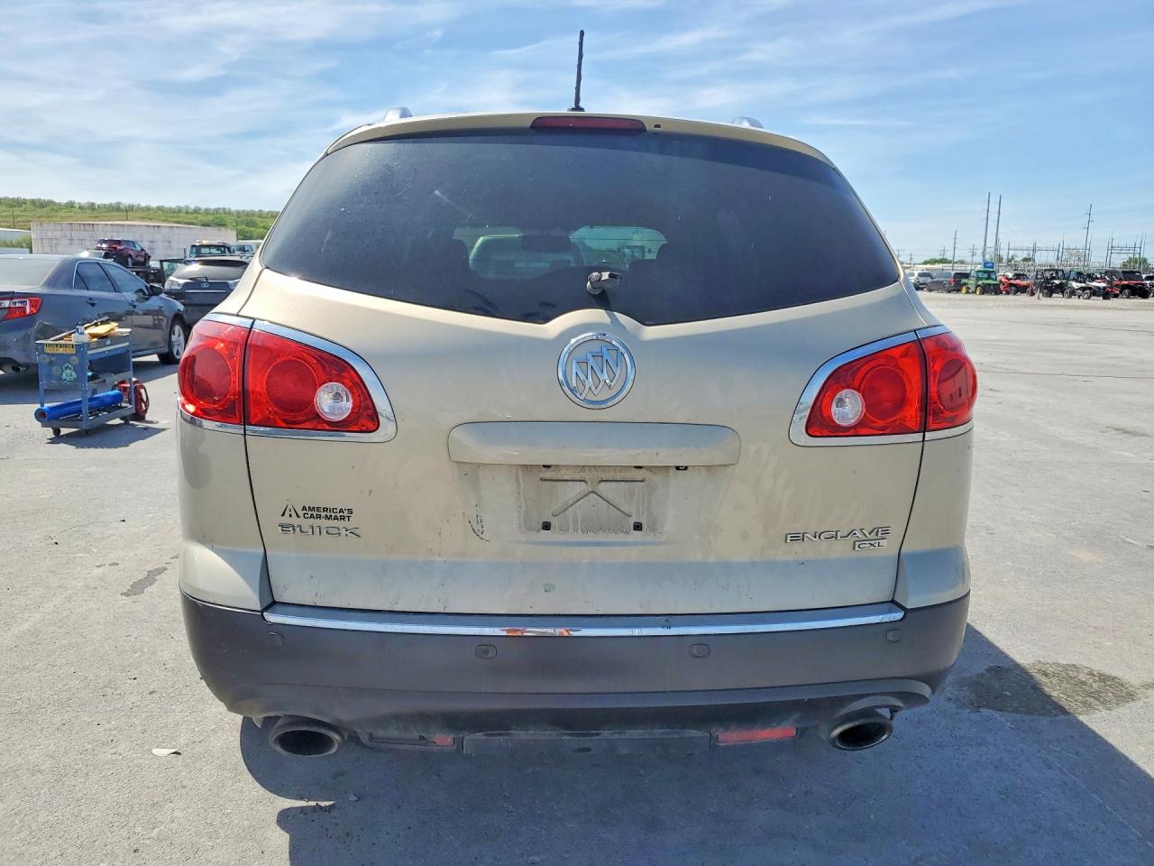 BUICK ENCLAVE 2010 — 7