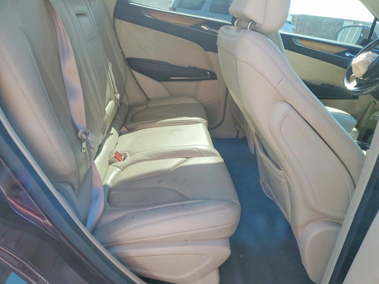 LINCOLN MKC 2016 — 11