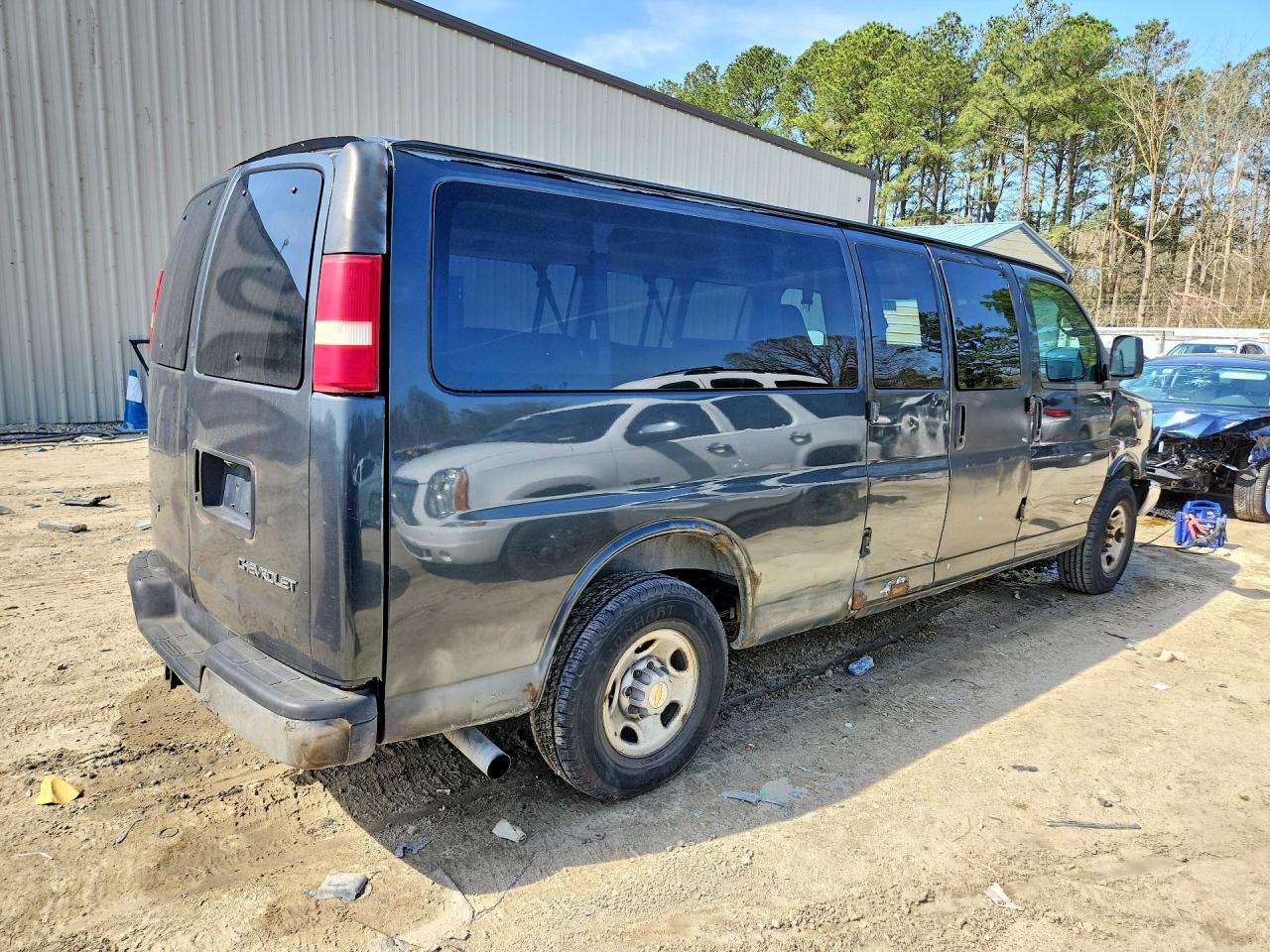 CHEVROLET EXPRESS G3500 2004 — 4