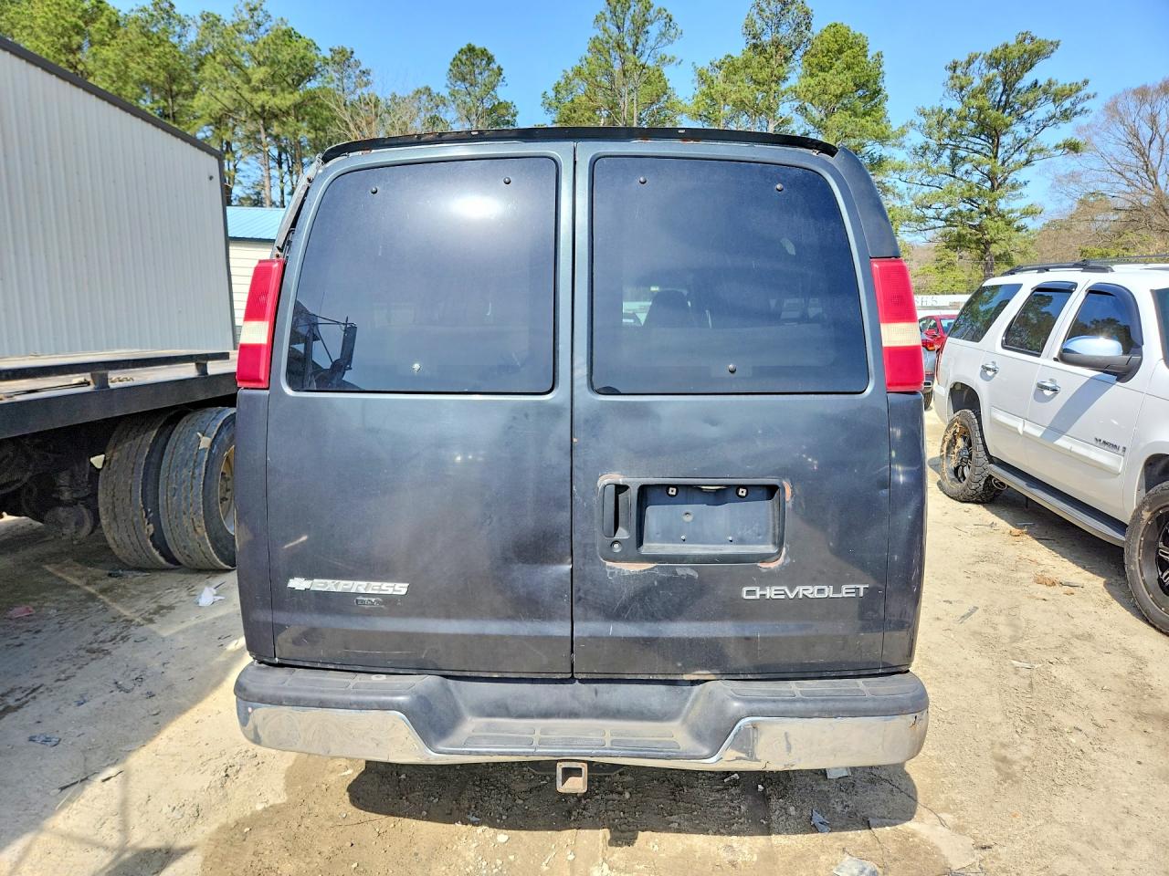 CHEVROLET EXPRESS G3500 2004 — 7