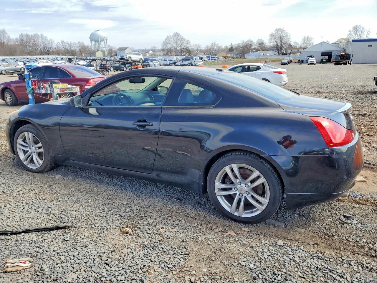 INFI G37 2010 — 3