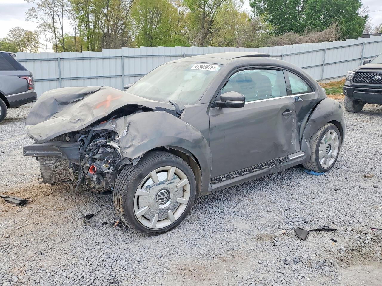 2018 VOLKSWAGEN BEETLE SE