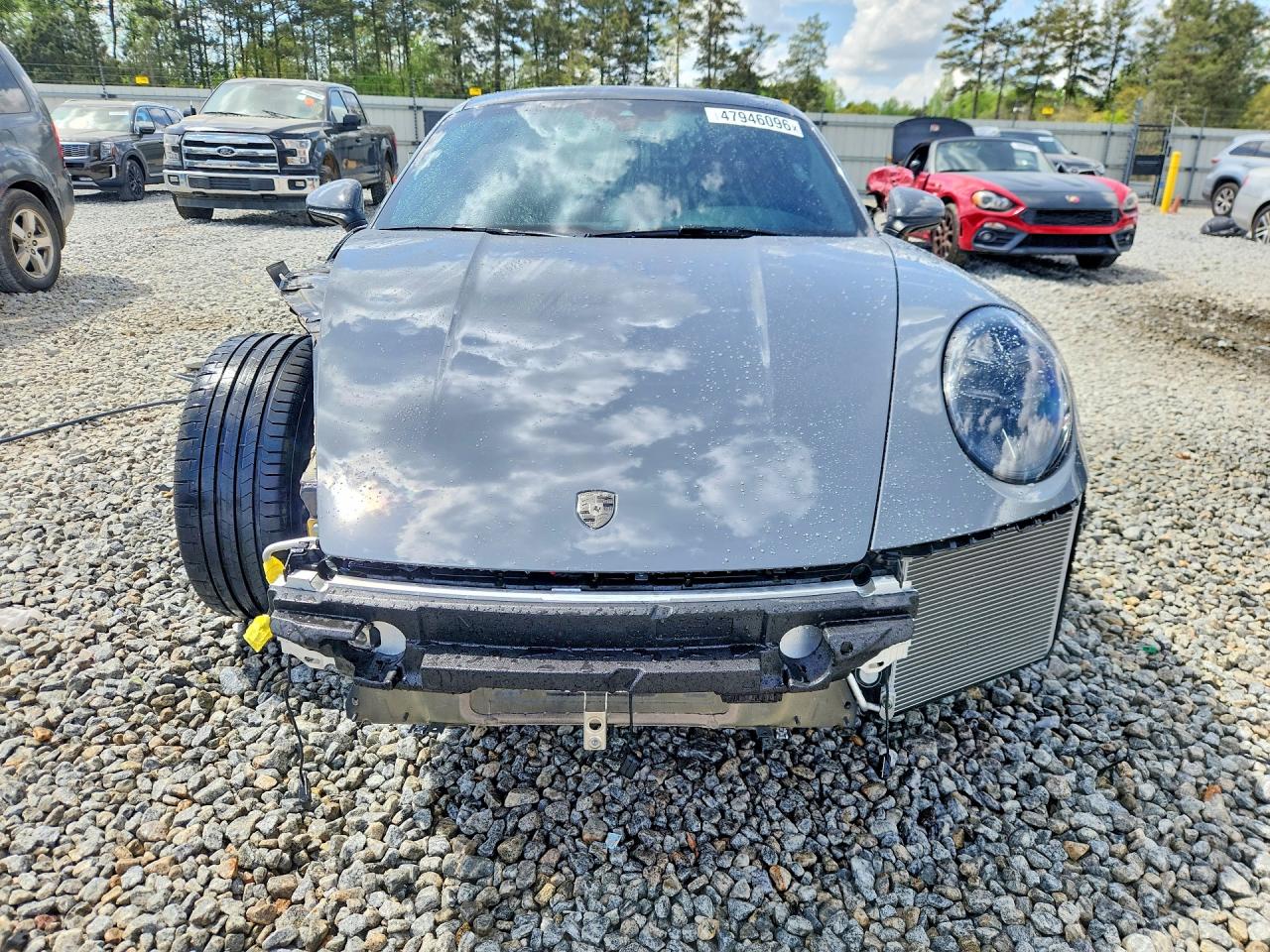 PORSCHE 911 2025 — 6