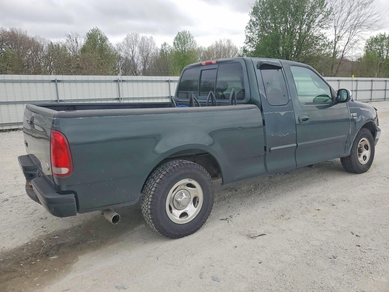 FORD F150 2001 — 4