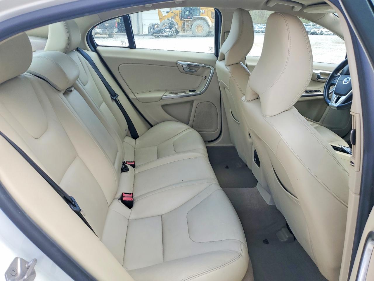 VOLVO S60 2015 — 11