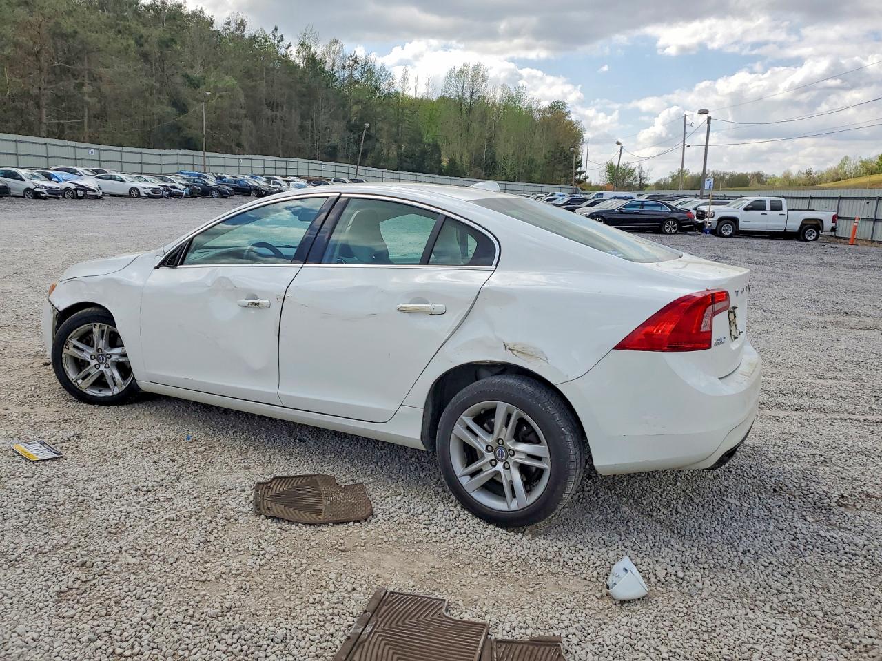 VOLVO S60 2015 — 3