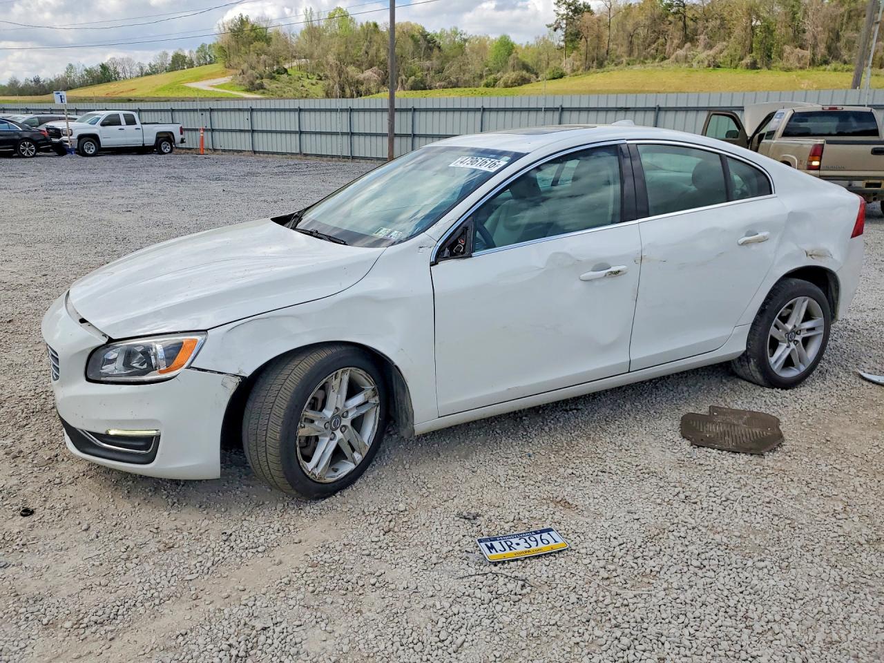 VOLVO S60 2015 — 2