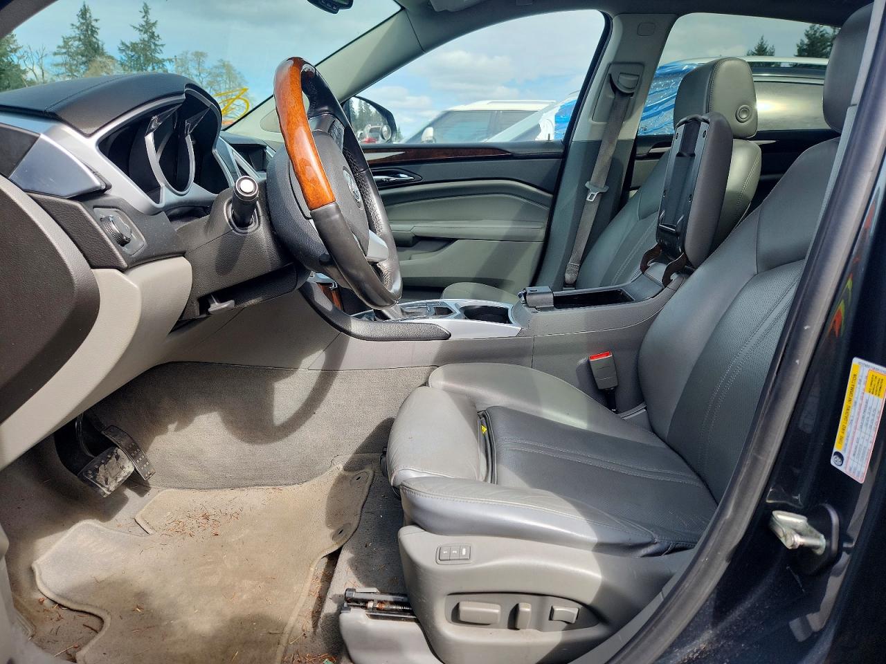 CADILLAC SRX 2010 — 8