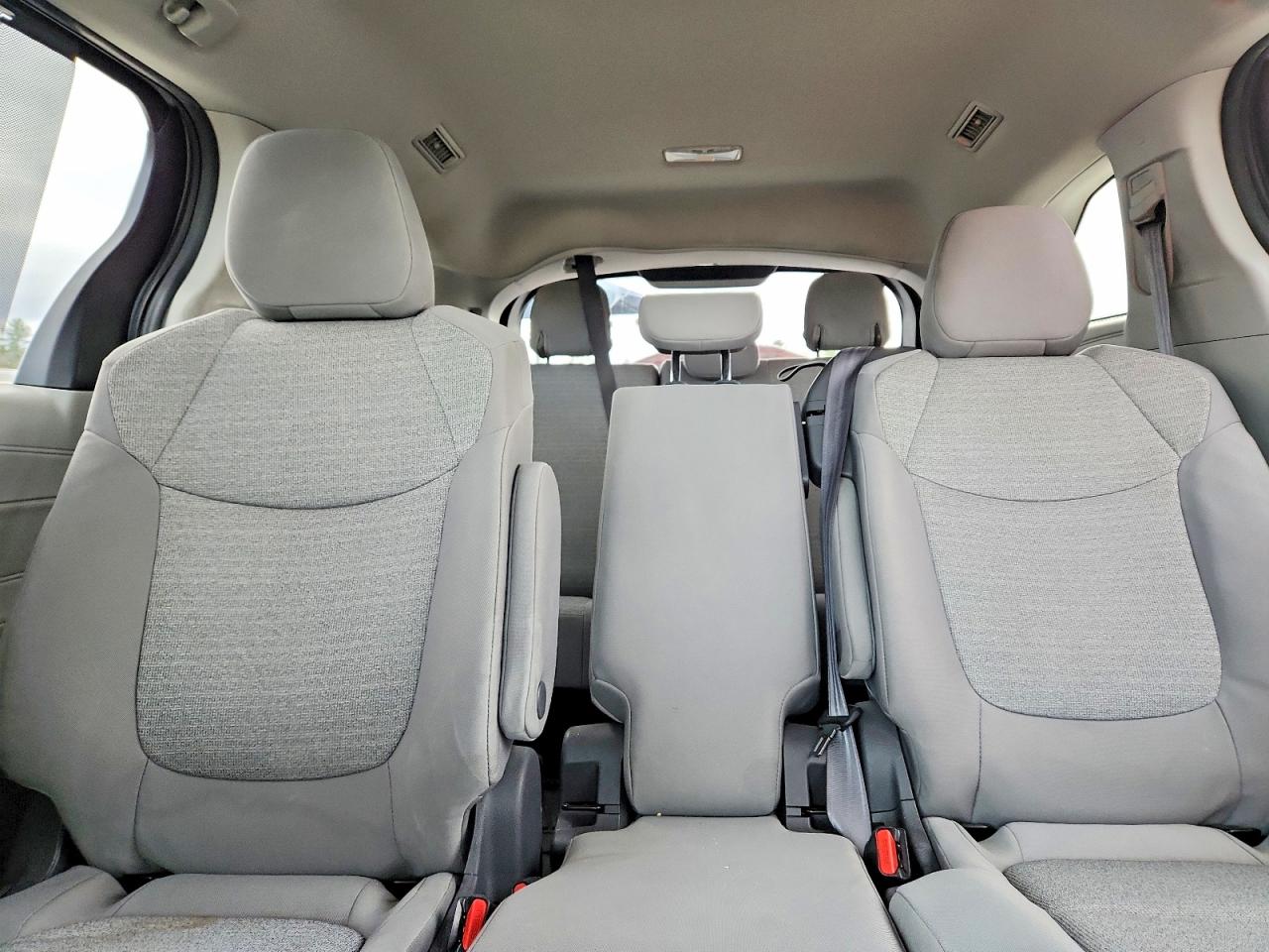 TOYOTA SIENNA 2021 — 11