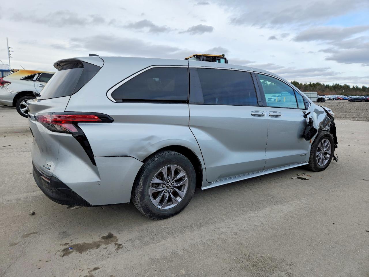 TOYOTA SIENNA 2021 — 4