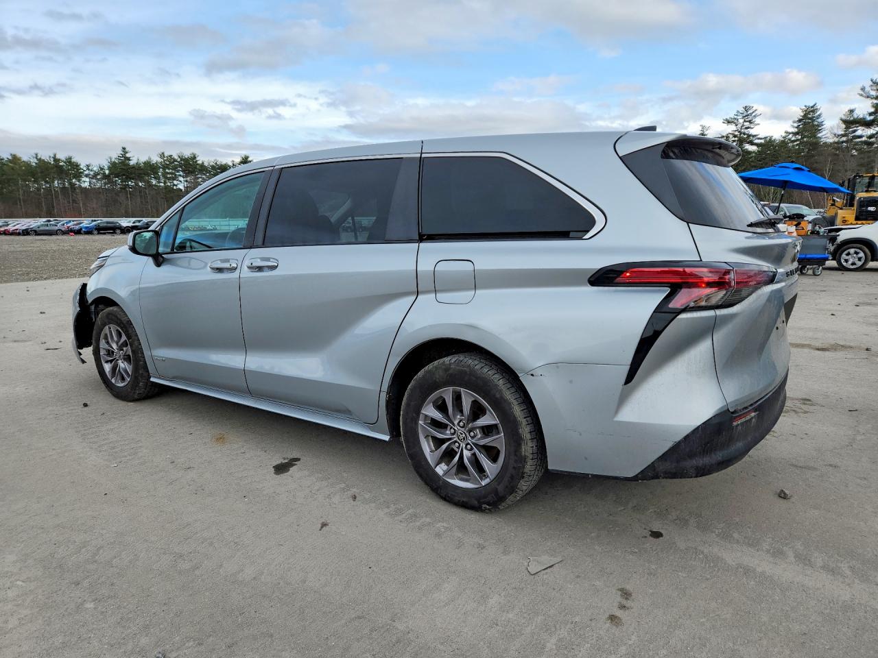 TOYOTA SIENNA 2021 — 3