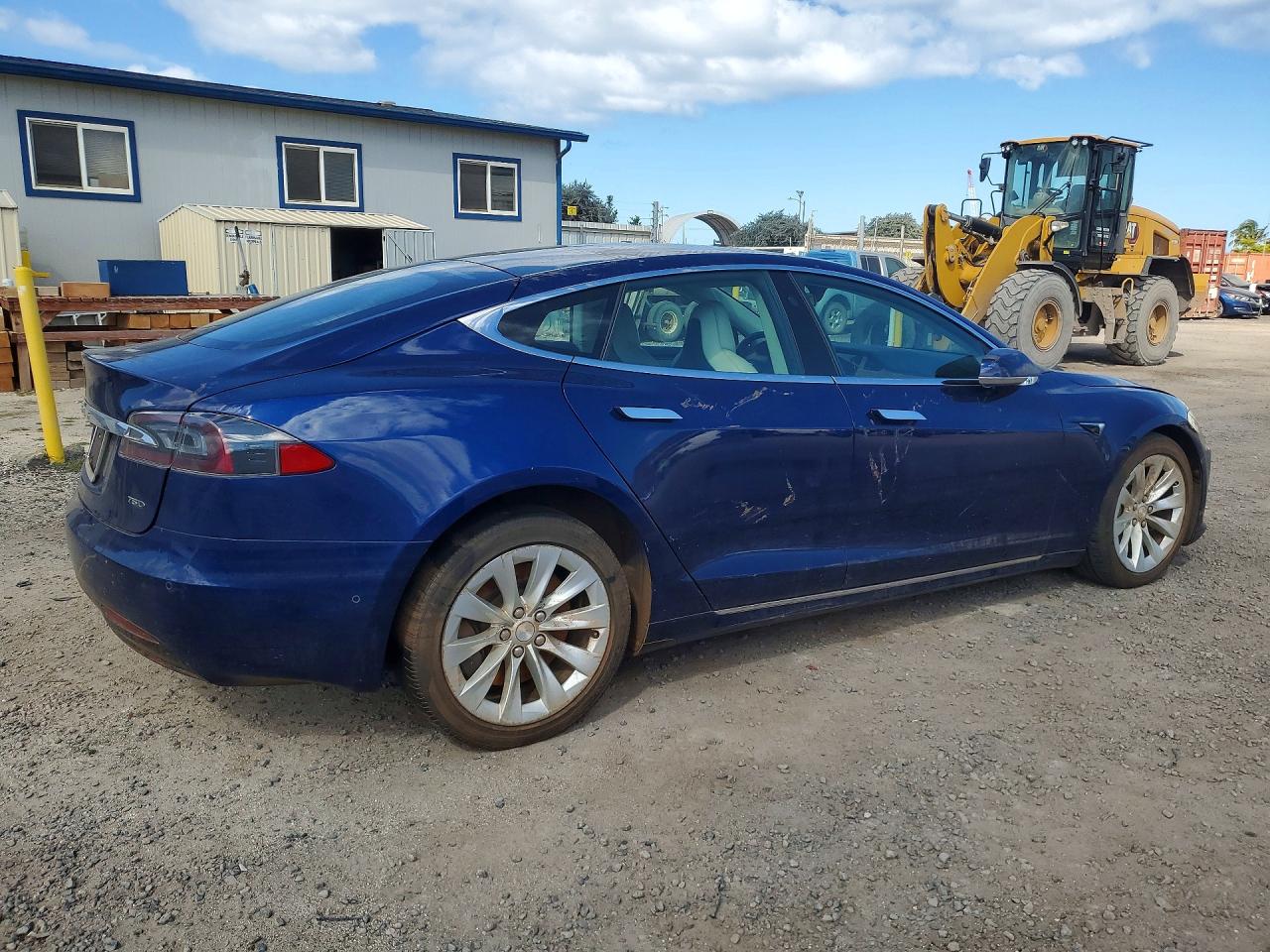 TESLA MODEL S 2018 — 4
