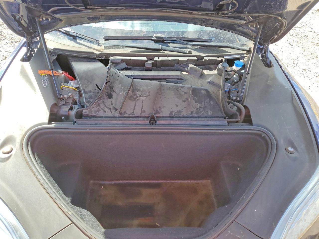 TESLA MODEL S 2018 — 12