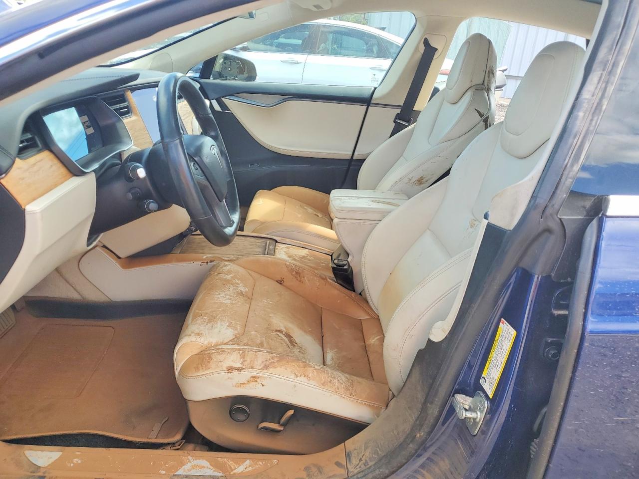 TESLA MODEL S 2018 — 8