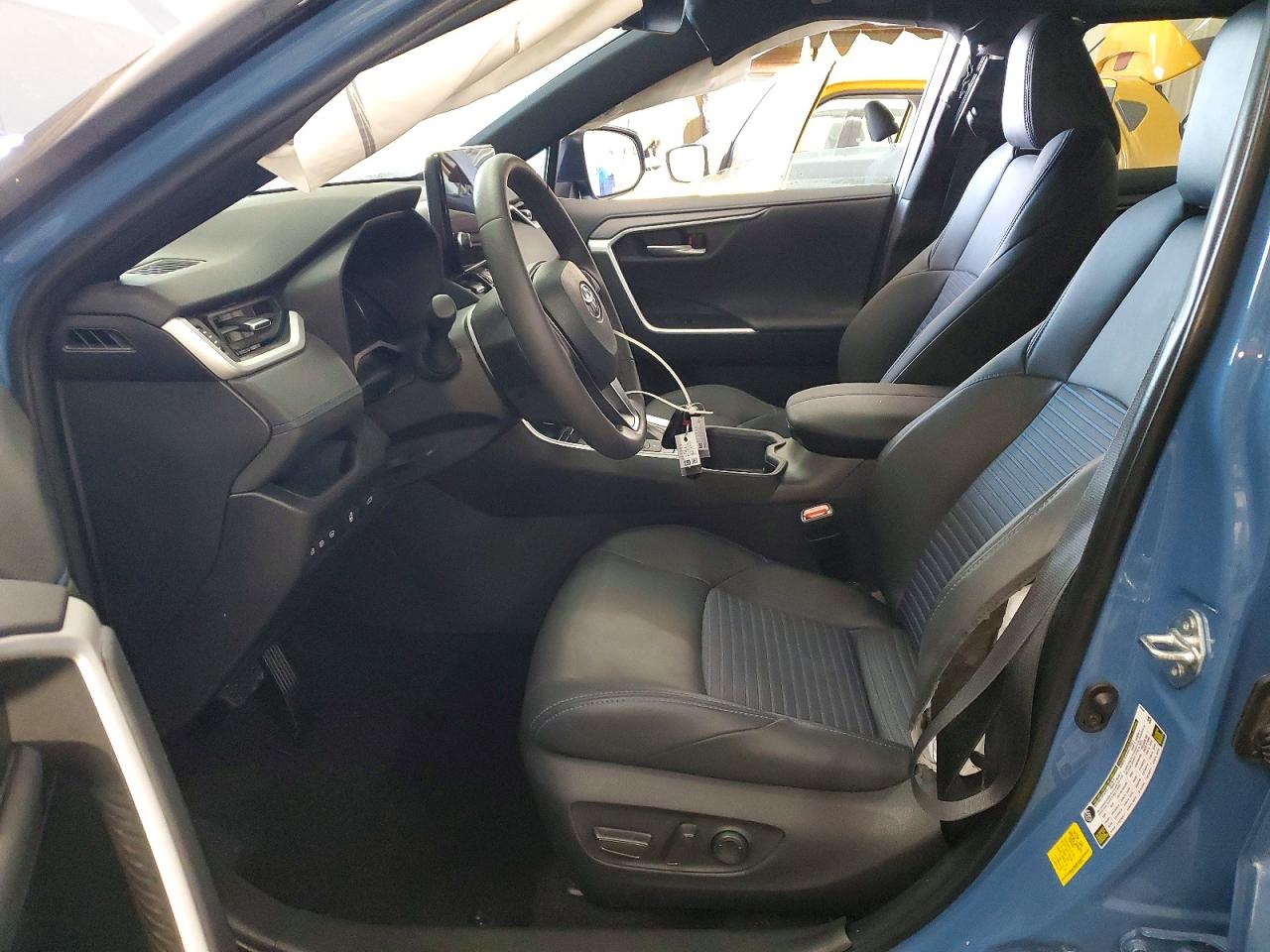 TOYOTA RAV4 HYBRID 2025 — 8