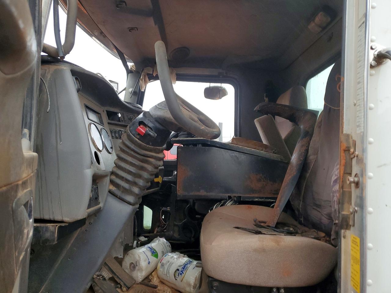 KENWORTH CONSTRUCTION 2019 — 6