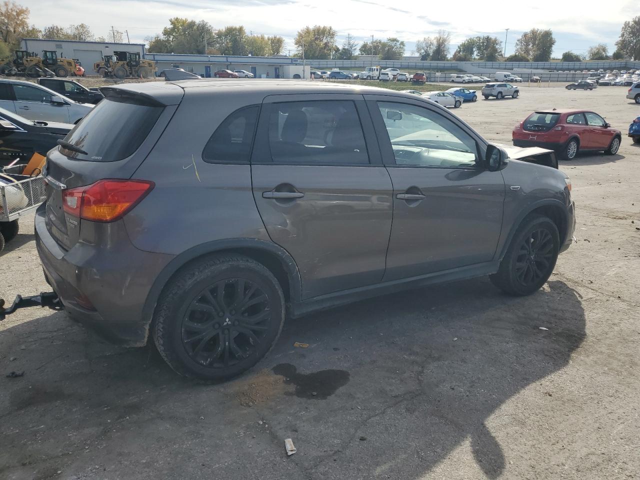 MITSUBISHI OUTLANDER SPORT 2018 — 4