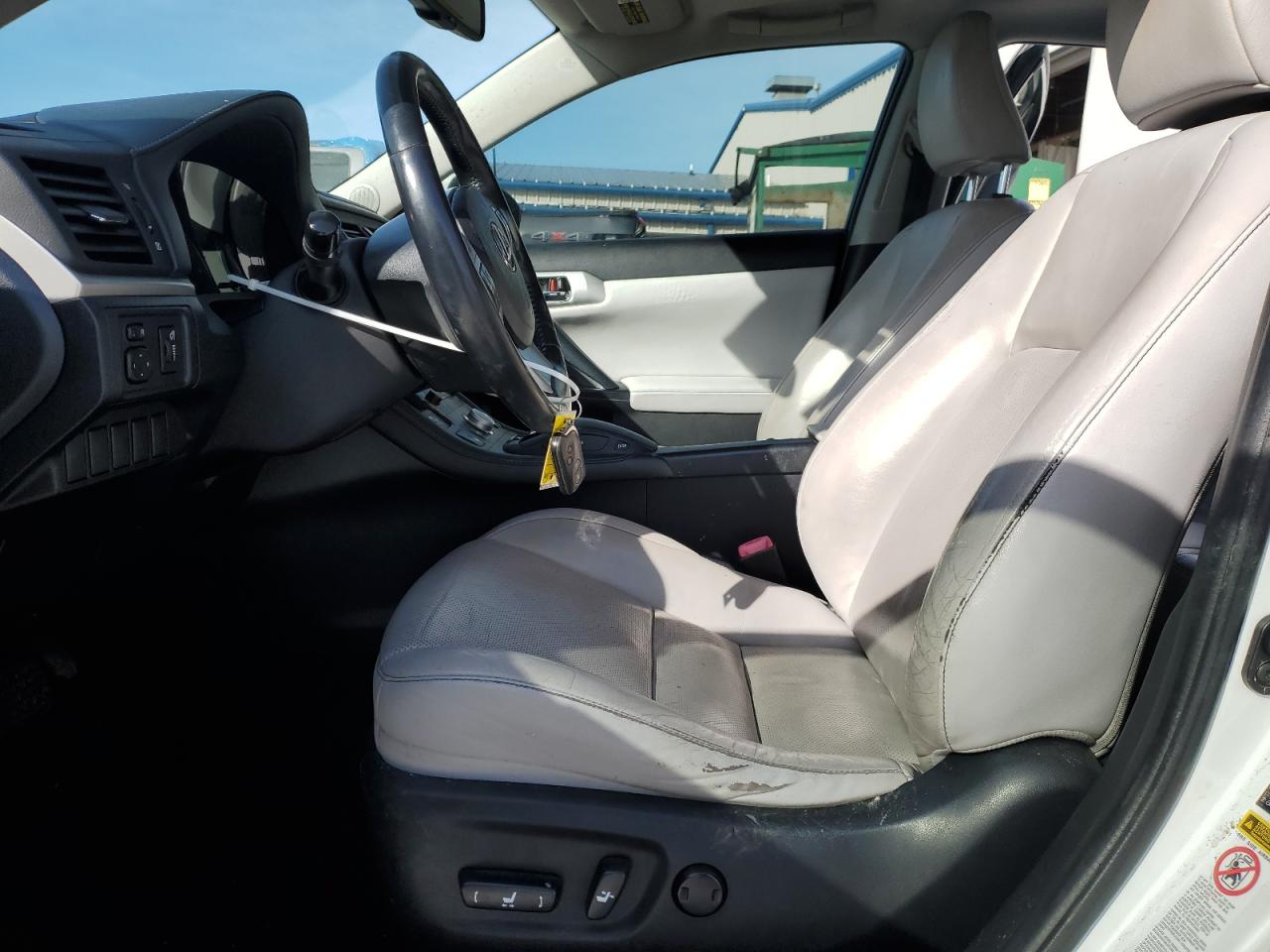 LEXUS CT 200H 2011 — 8