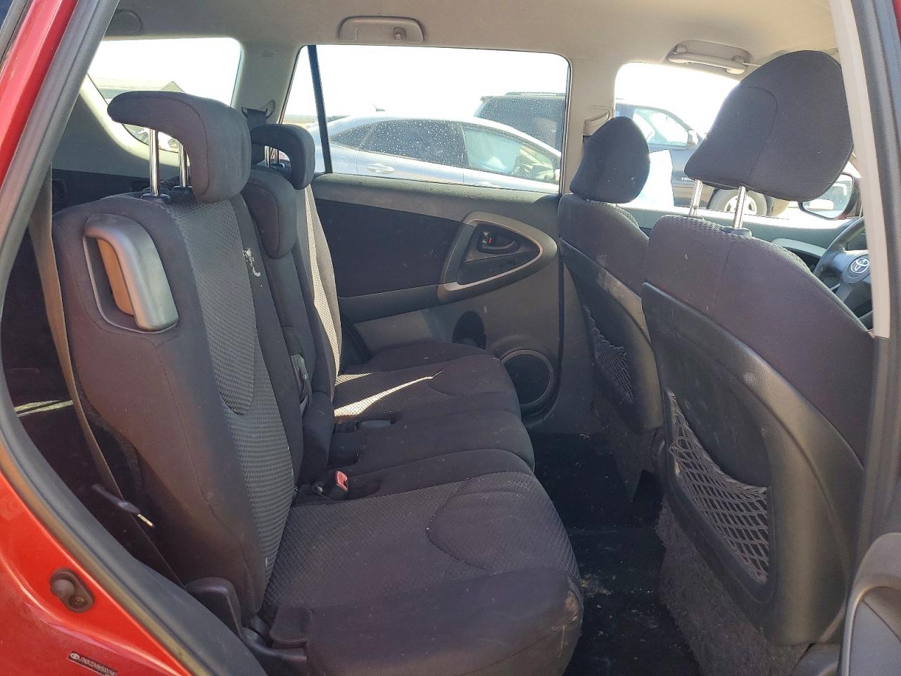 TOYOTA RAV4 2006 — 11