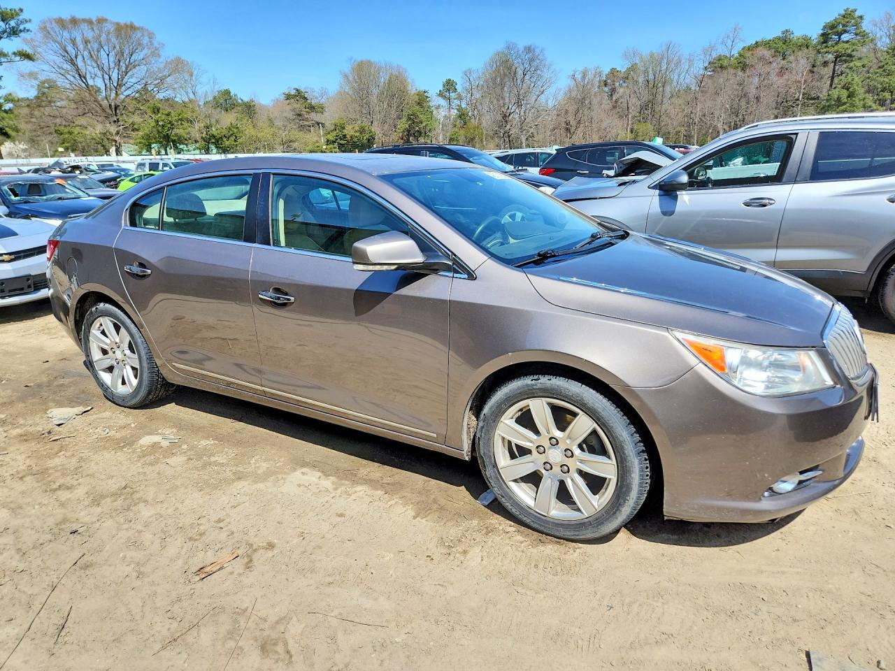 BUICK LACROSSE 2011 — 5