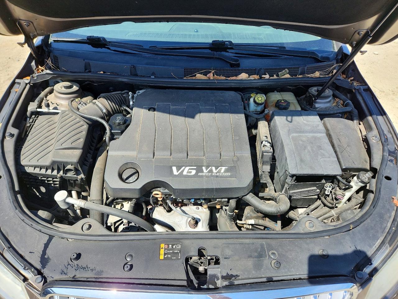 BUICK LACROSSE 2011 — 12