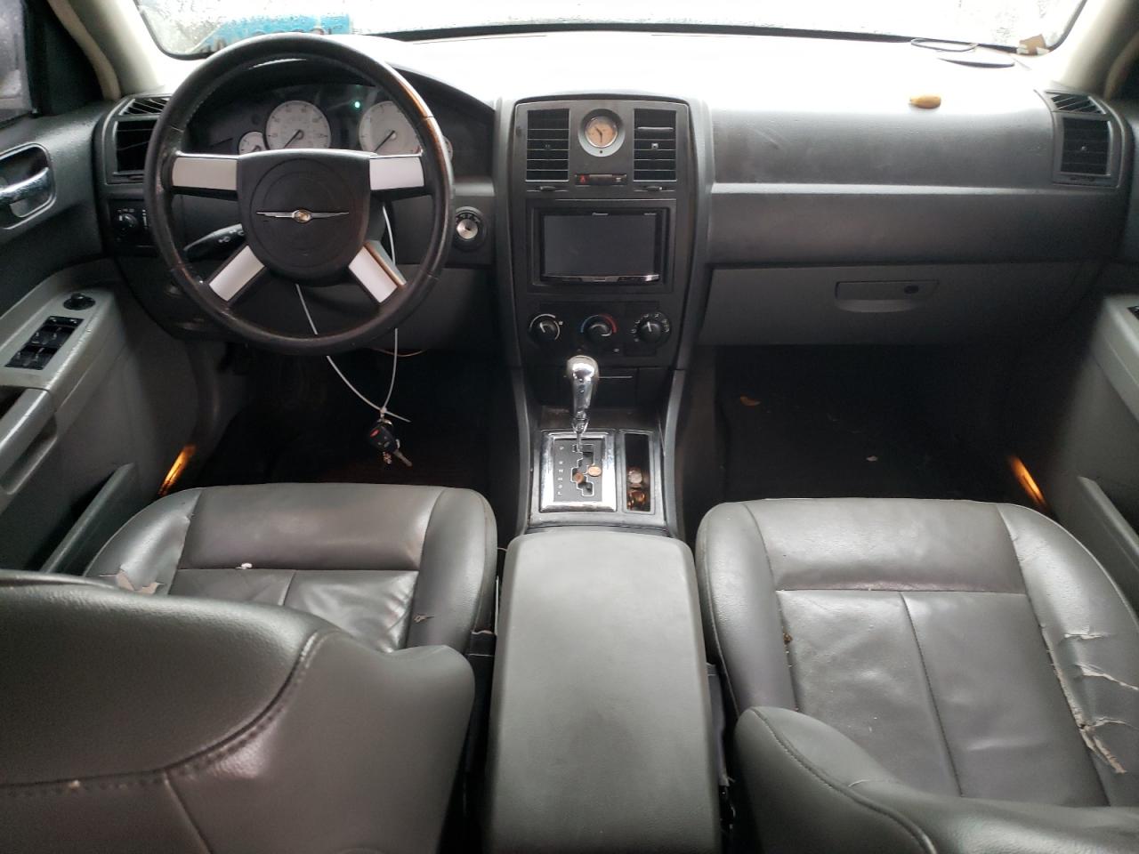 CHRYSLER 300 2005 — 9