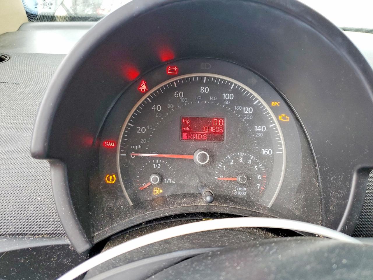 VOLKSWAGEN NEW BEETLE 2010 — 10