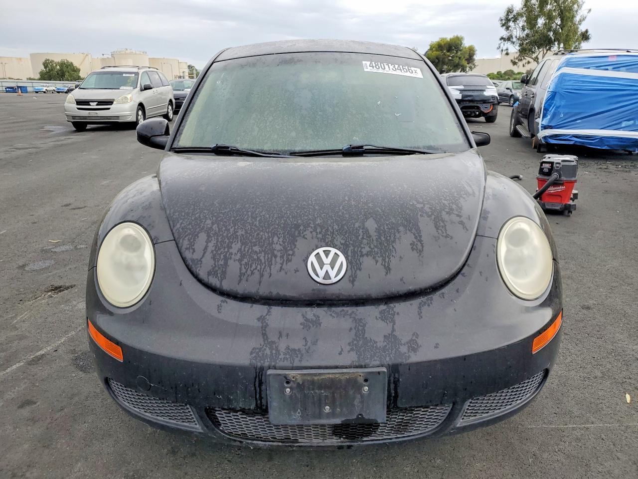 VOLKSWAGEN NEW BEETLE 2010 — 6