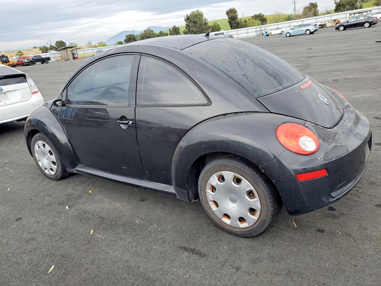 VOLKSWAGEN NEW BEETLE 2010 — 3