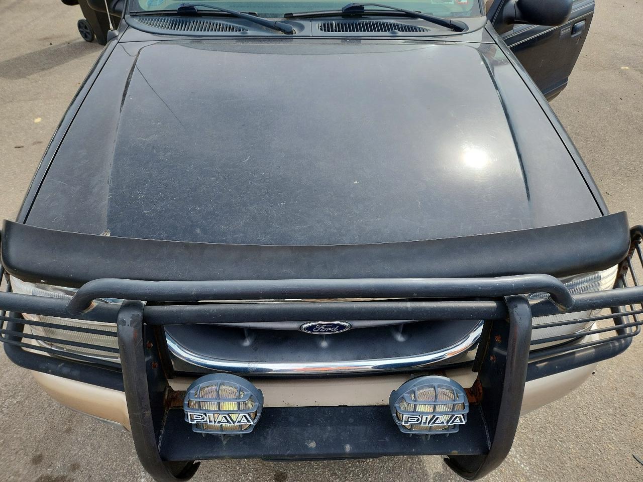 FORD EXPLORER 2000 — 13