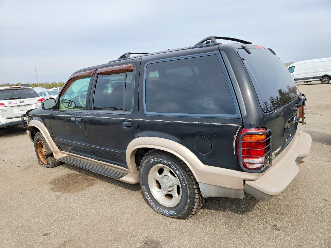 FORD EXPLORER 2000 — 3