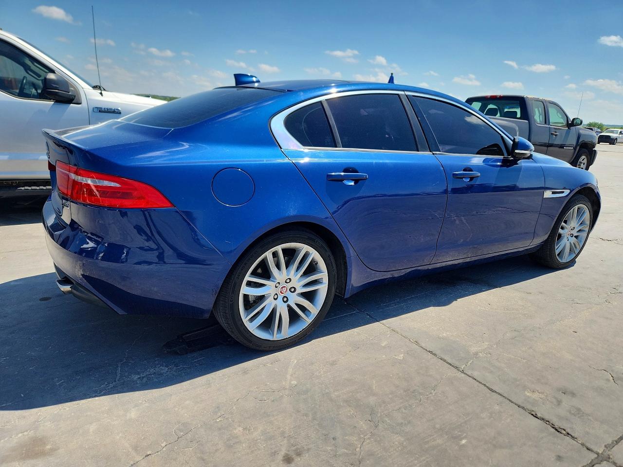 JAGUAR XE 2017 — 4