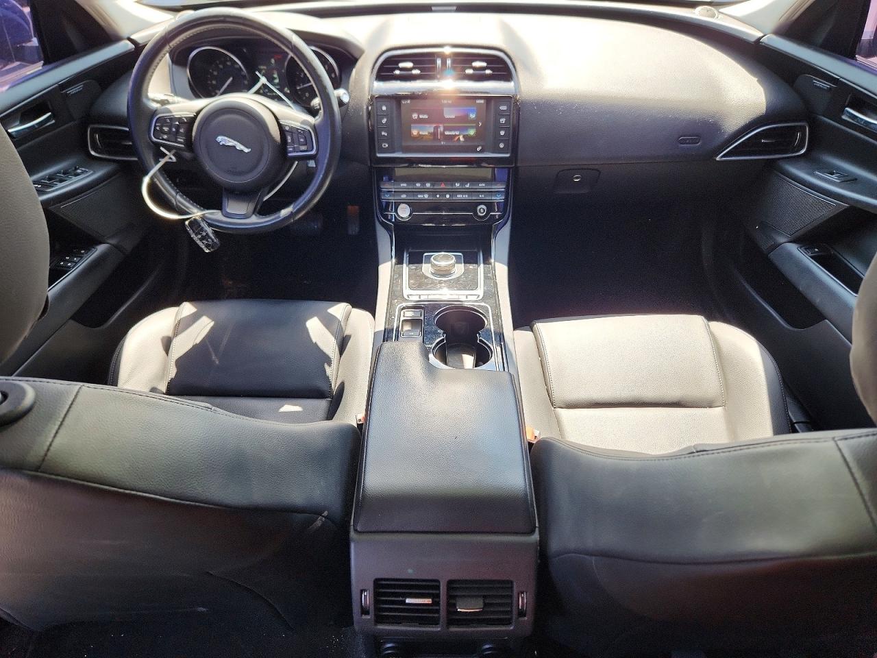 JAGUAR XE 2017 — 9